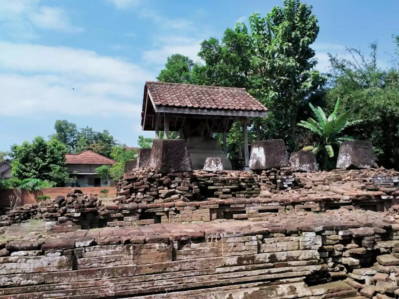 Menyusuri Jejak Peninggalan Kerajaan Majapahit di Candi Gayatri Tulungagung |Republika Online