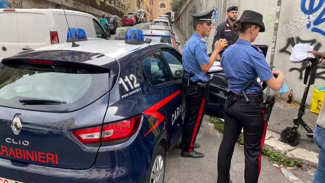 Termini, spaccio a due passi dalla stazione: tre arresti