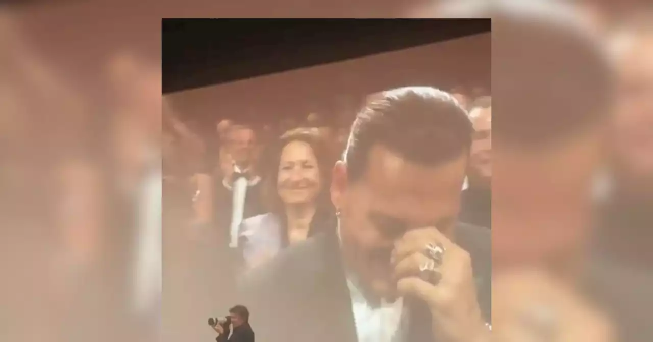 Johnny Depp emociona-se durante ovação no Festival de Cannes