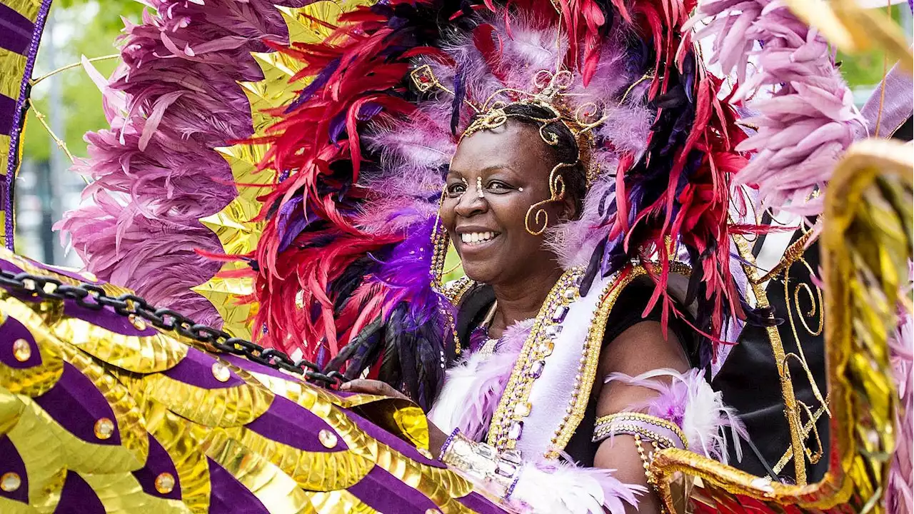 LIVE: Se med når Aalborg Karneval skydes i gang med international parade