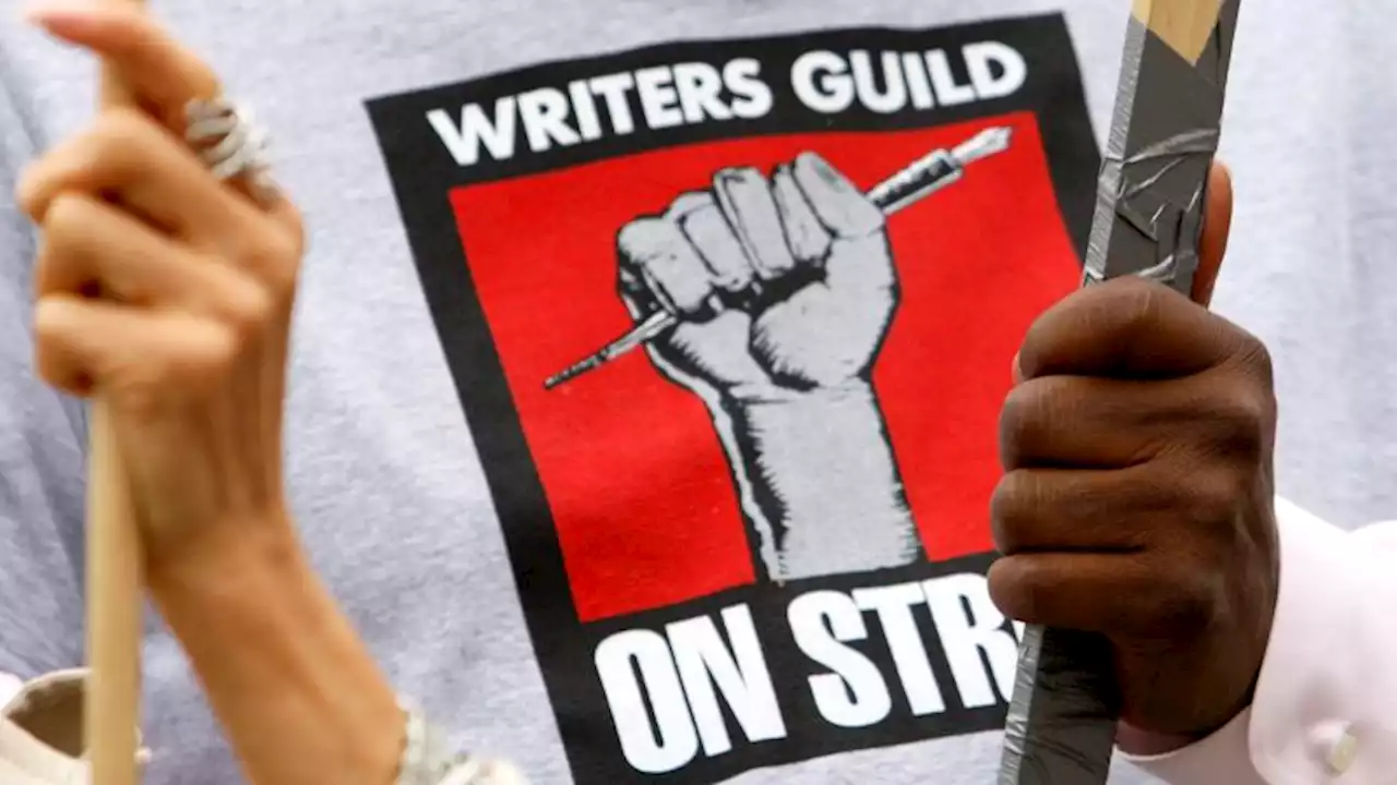 Hollywood braces for writers' strike that could shut down production on most TV shows | CNN Business