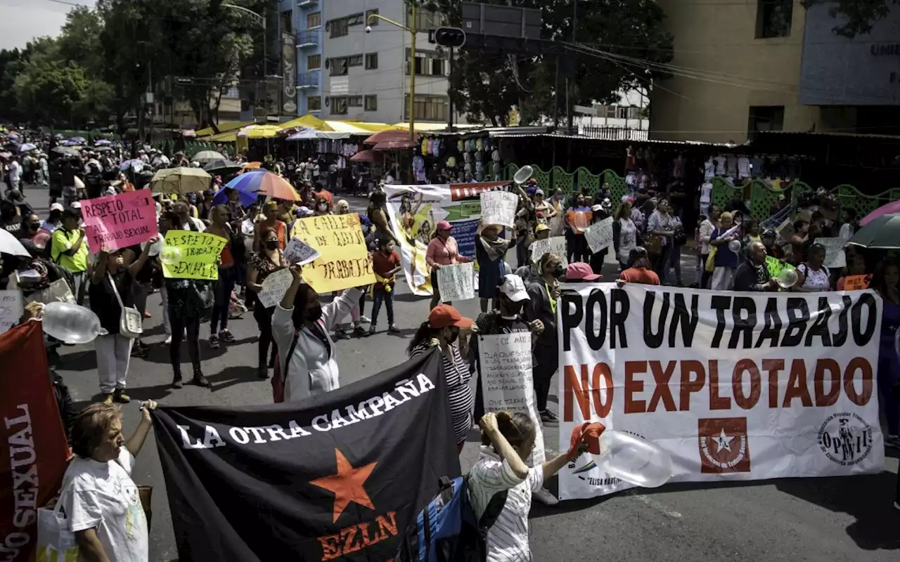 Miles marchan en CDMX por Día del Trabajo