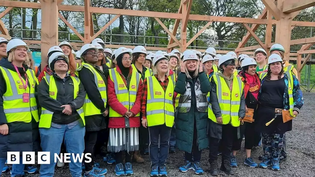 Leeds 2023 volunteers raise a barn in 24 hours