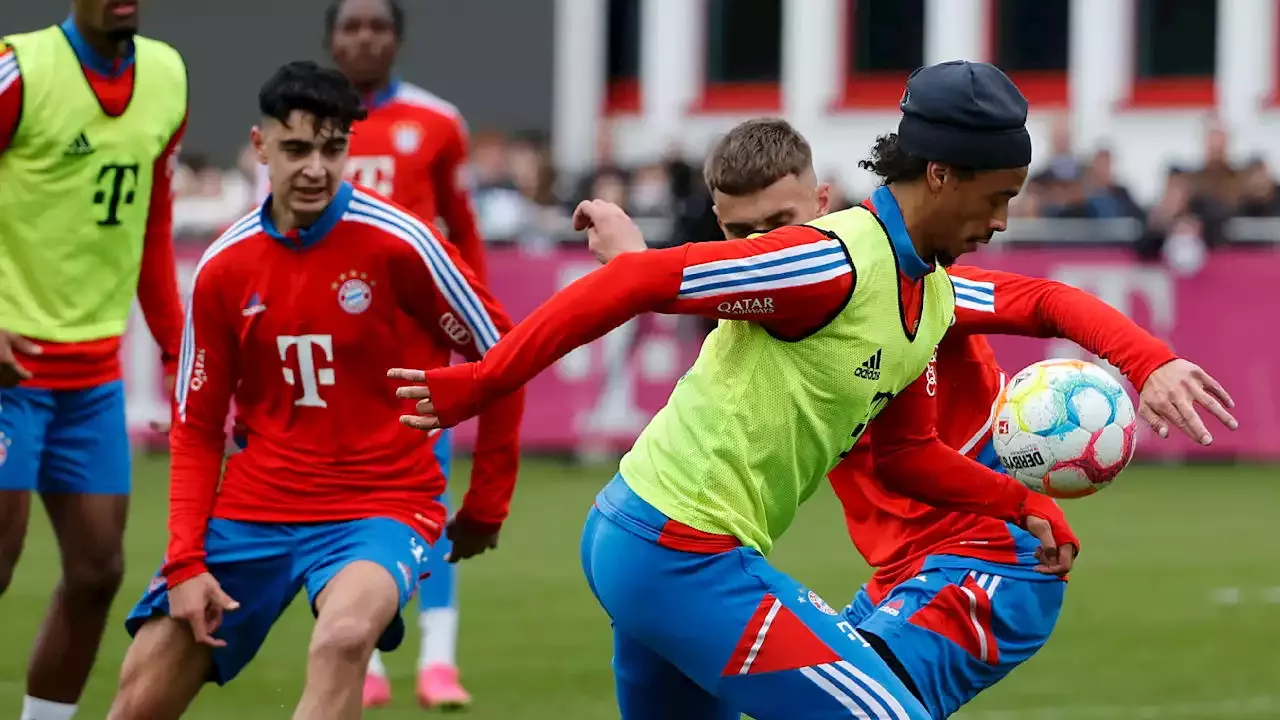 Fc Bayern München Top Talent Pavlovic Begeistert Thomas Tuchel Im Training 