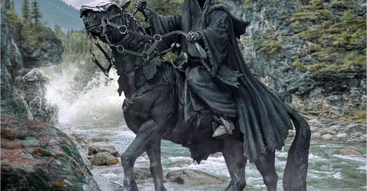 Iron Studios Summons with Nazgûl with New Lord of the Rings Statue