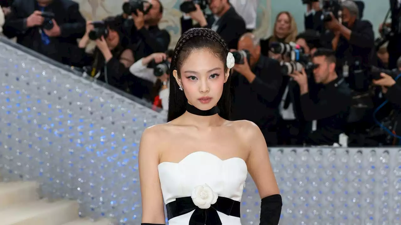 Blackpink’s Jennie Makes Her Met Gala Debut in Vintage 1990 Chanel