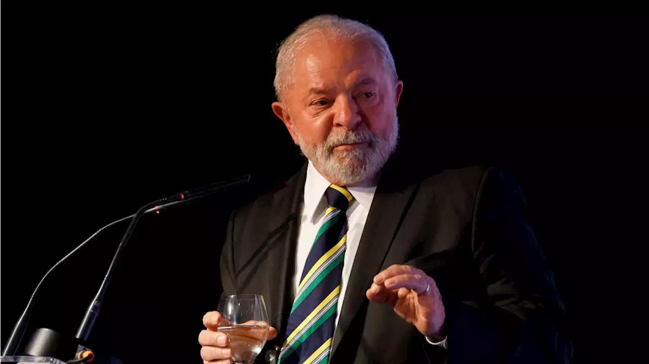 Eles que decidam quando votar, diz Lula sobre PL das Fake News na Câmara