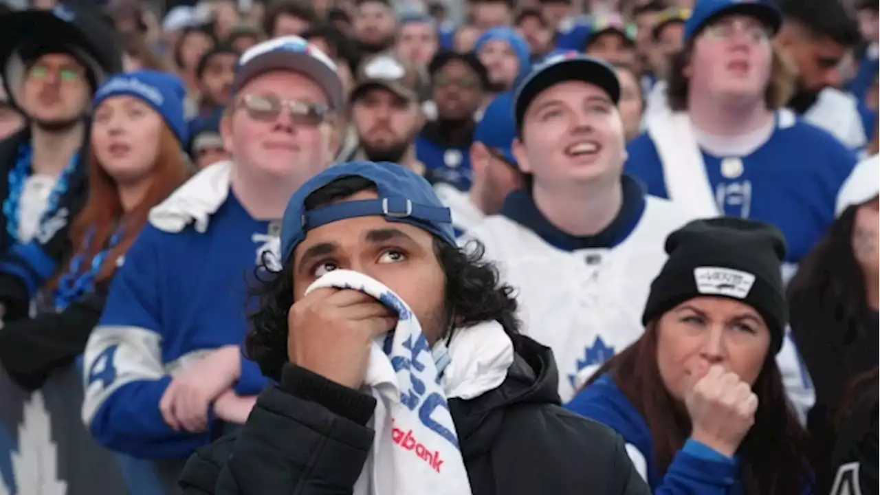 Business booming for Toronto bars as Maple Leafs advance in playoffs