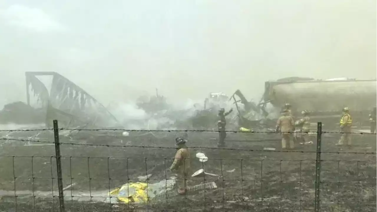 Illinois highway reopens after dust storm crashes kill 6