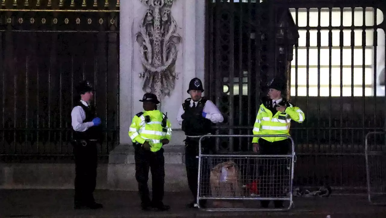 Vier Tage vor Krönung Charles III.: Festnahme und kontrollierte Explosion nahe Buckingham-Palast