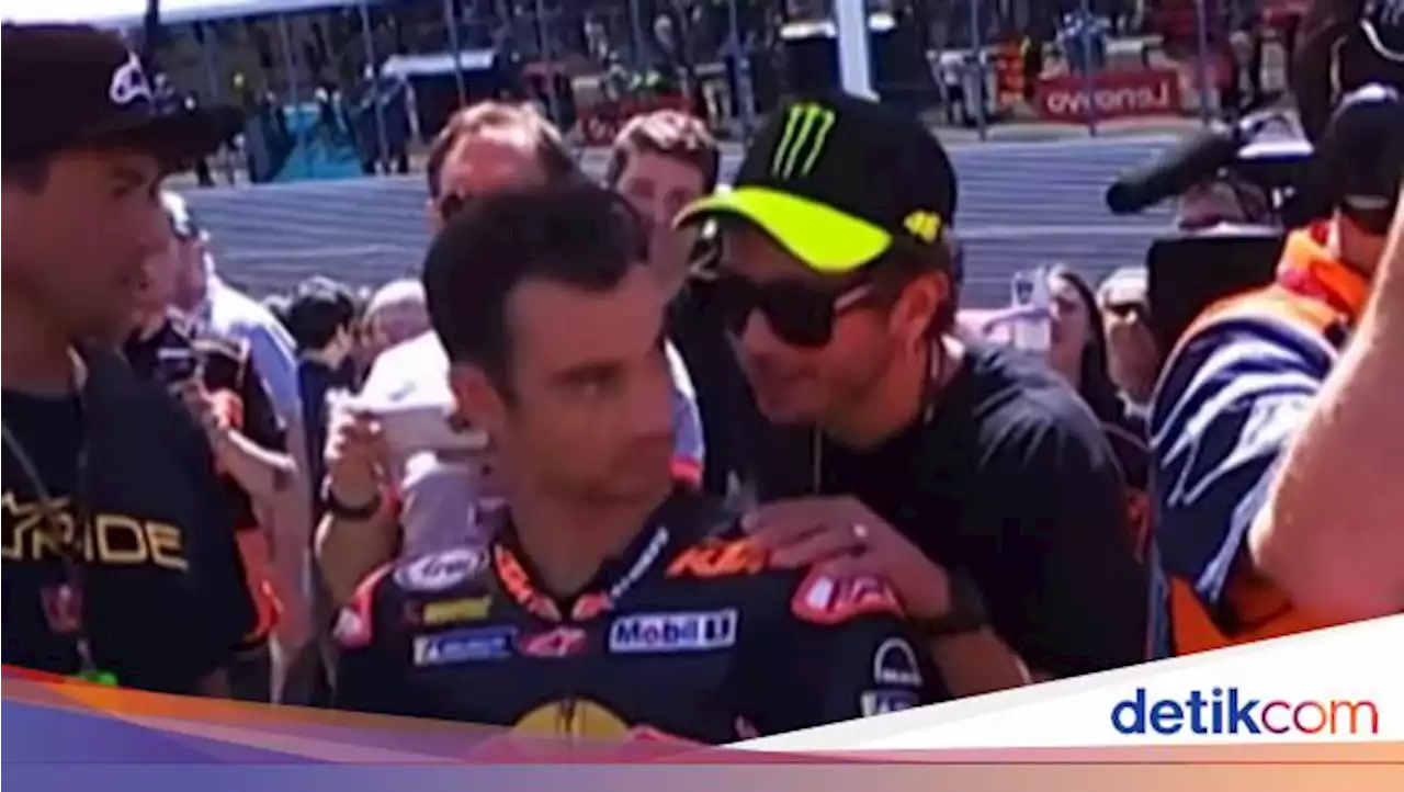 Isi Bisikan Rossi ke Pedrosa Usai MotoGP Spanyol