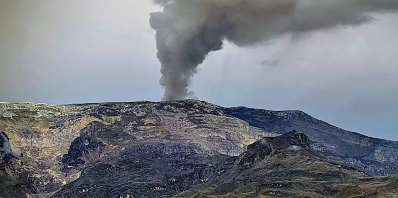 Nevado del Ruiz: emisión de ceniza alcanzó los 3000 m de altura