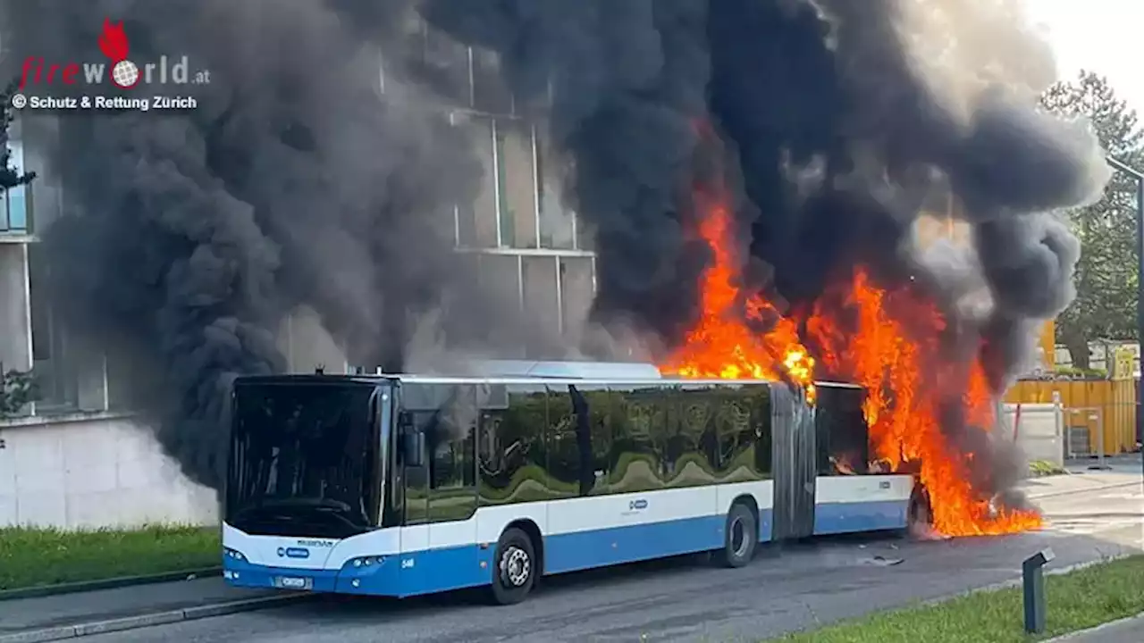 Schweiz: Gelenkbus in Zürich in Vollbrand → aufwändiger Einsatz