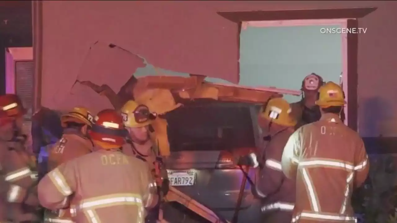 2 women injured after minivan crashes into Santa Ana apartment