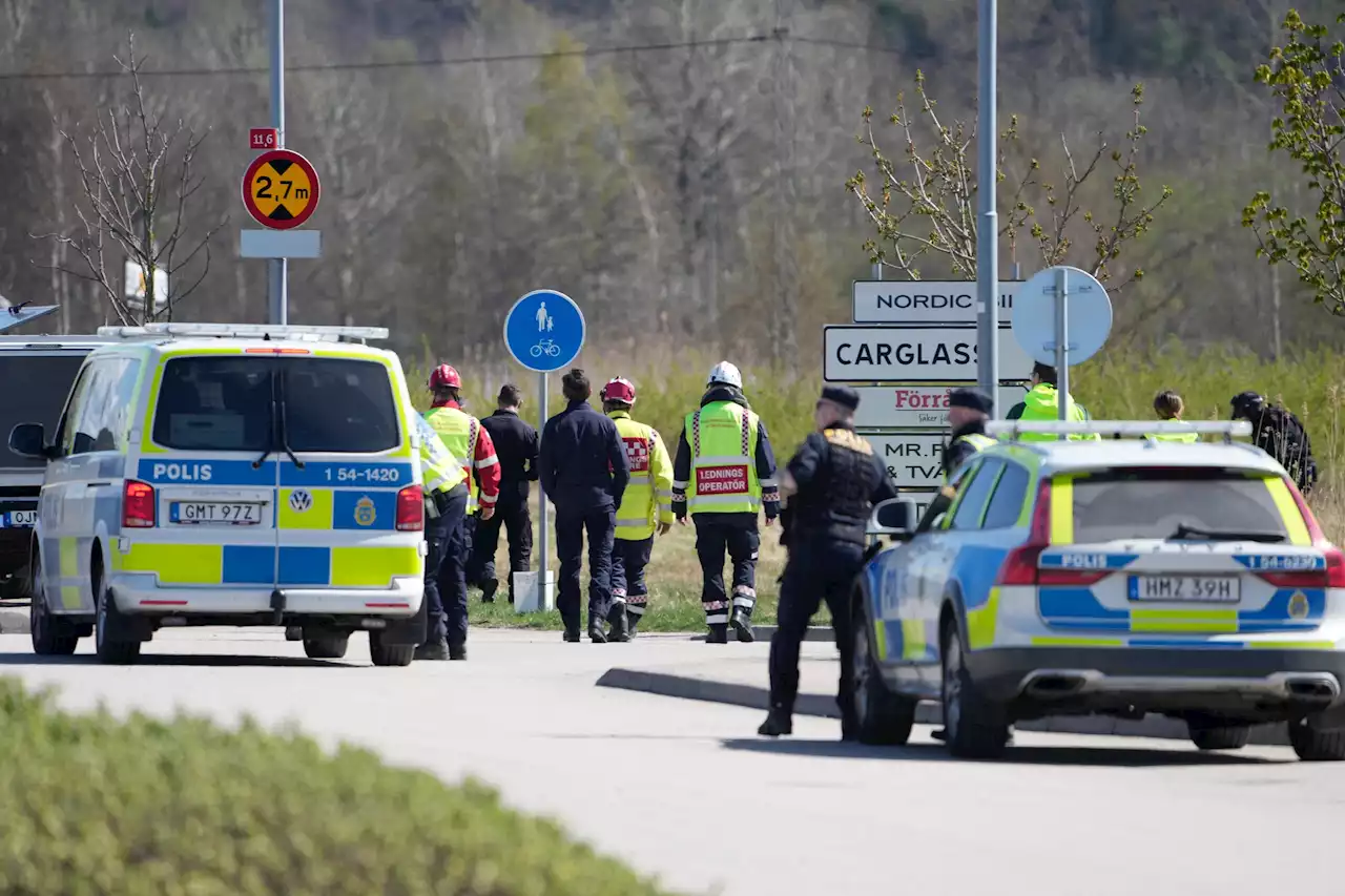 Farligt föremål vid bilfirma sprängdes av bombskyddet