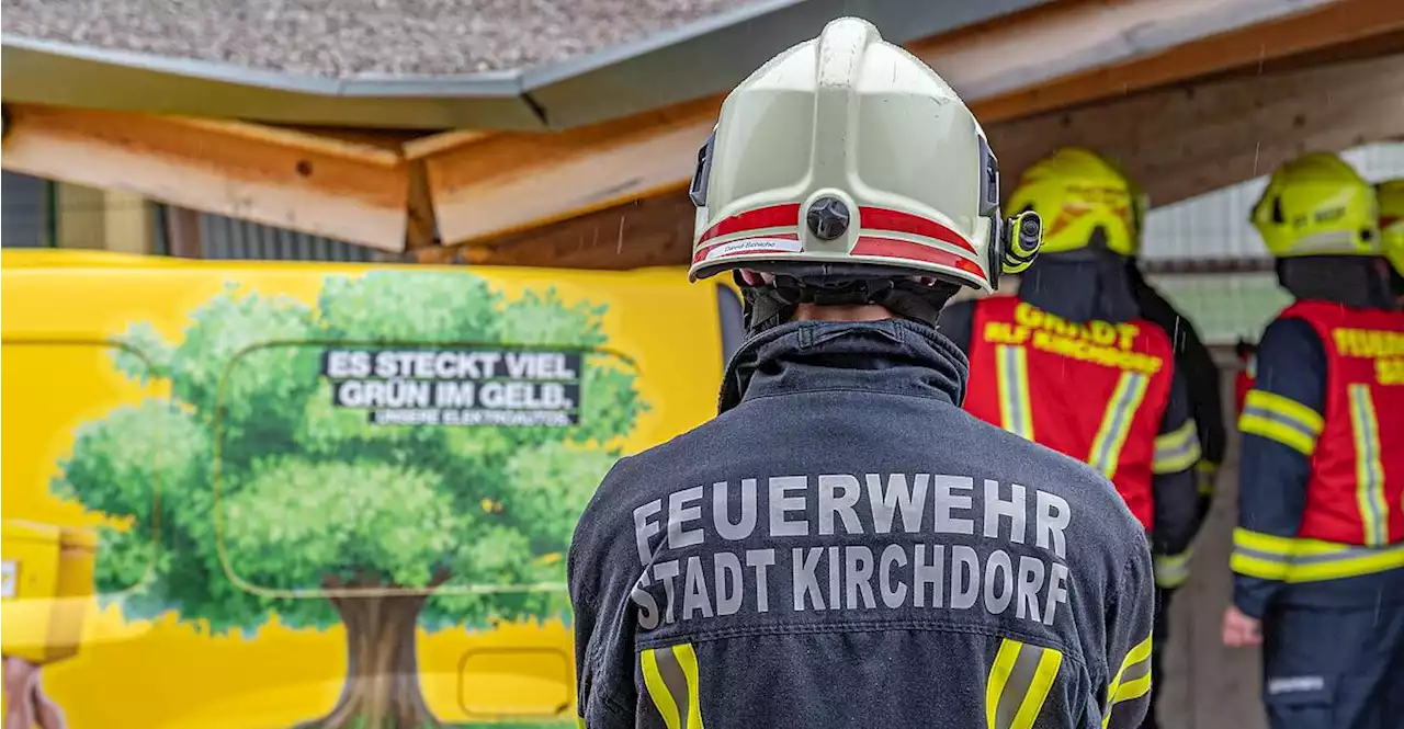 Kirchdorf: Mit Postauto gegen Carport