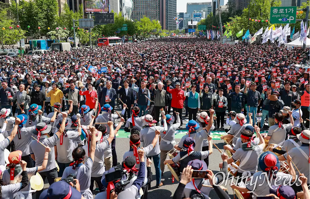 '노동절'에 몸에 불지른 노동자...'윤석열 정권 심판'