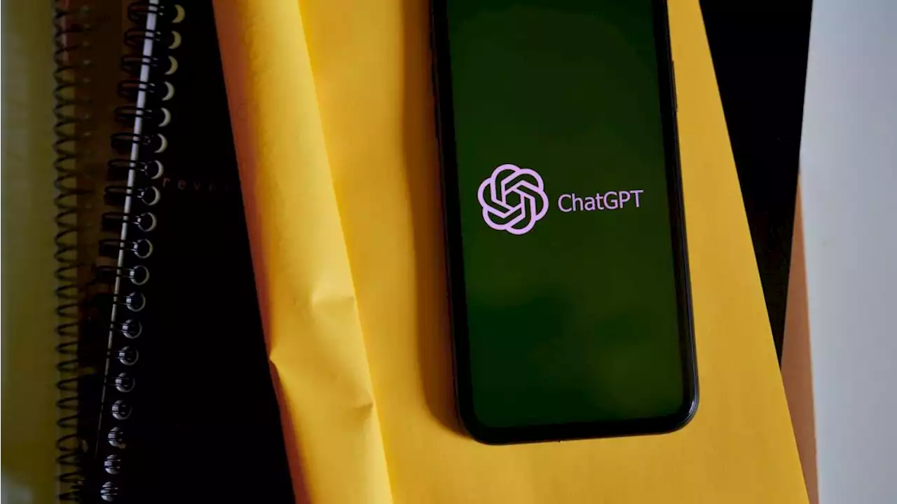 Samsung prohíbe a su personal usar IA tras la fuga de datos en ChatGPT