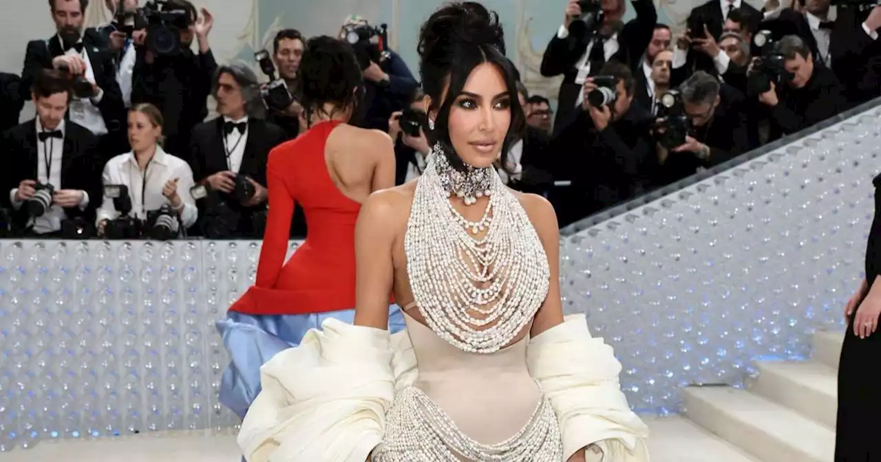 Una cucaracha en la Met Gala se robó el show, ni Kim Kardashian brilló tanto