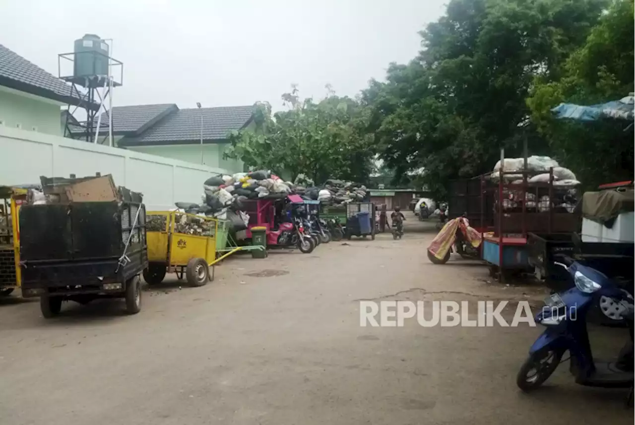 Petugas TPS Keluhkan Penumpukan Sampah, Dukung TPA Darurat di Bandung |Republika Online