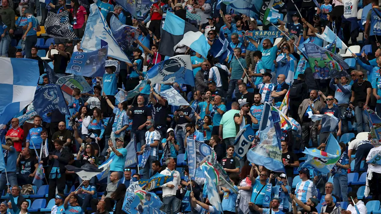 Naples: l’énorme détresse de jeunes fans qui voulaient fêter le titre le week-end dernier