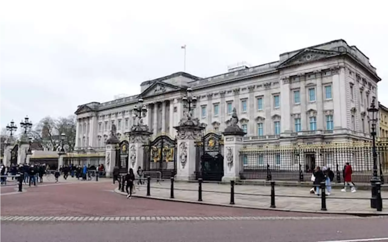 Londra, arrestato sospetto uomo armato vicino a Buckingham Palace