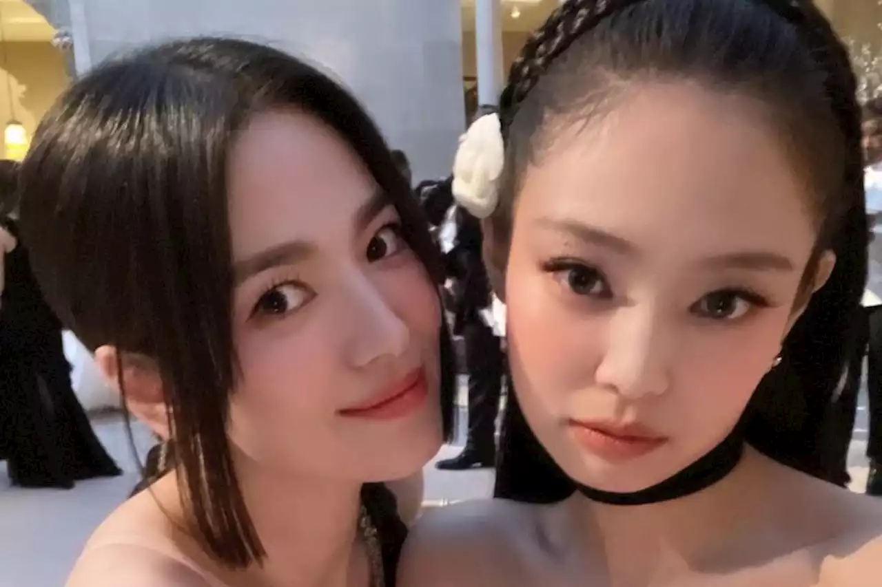 Song Hye Kyo And BLACKPINK’s Jennie Pose Together At Met Gala In New York