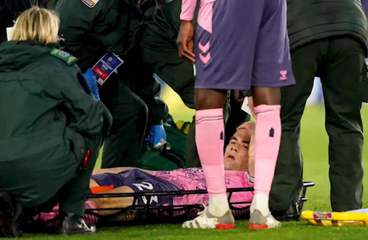 Seamus Coleman stretchered off against Leicester with potentially serious injury