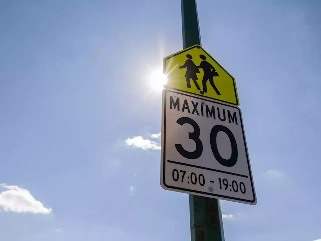 Parents at Saskatoon school call for return of school zone