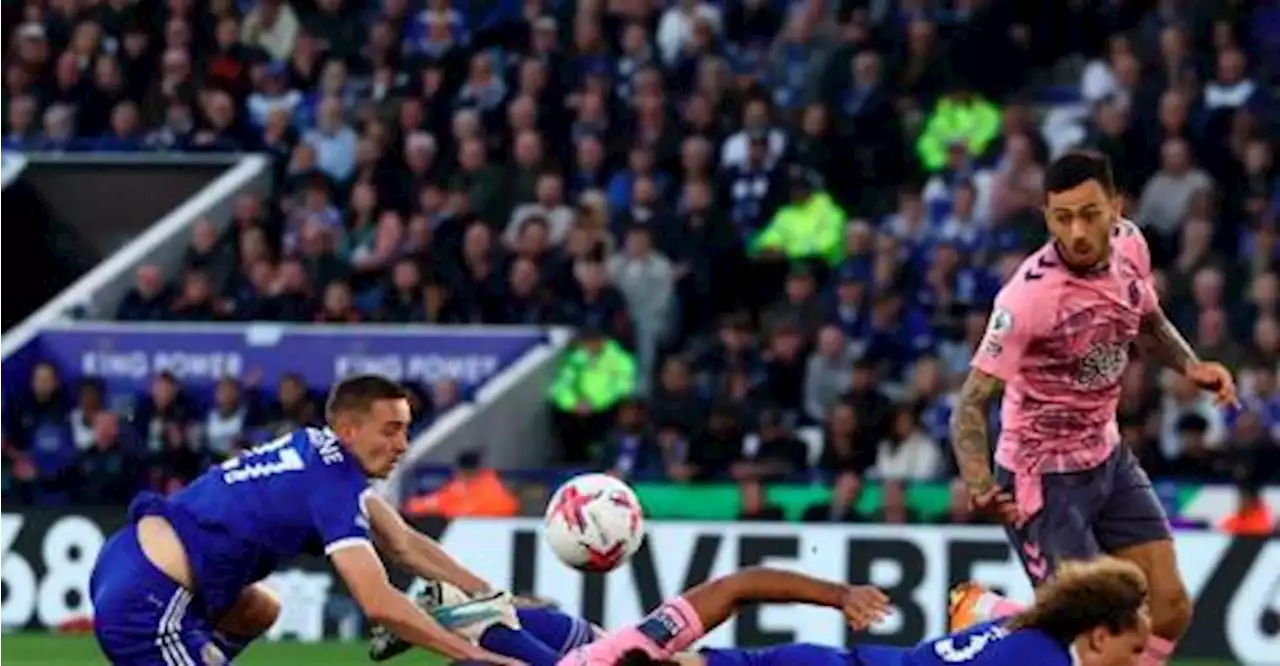Everton rescue draw at Leicester, but Foxes climb out of bottom three