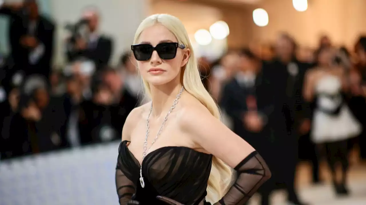 Jessica Chastain Debuts a New Platinum Blonde Dye Job at the Met Gala 2023