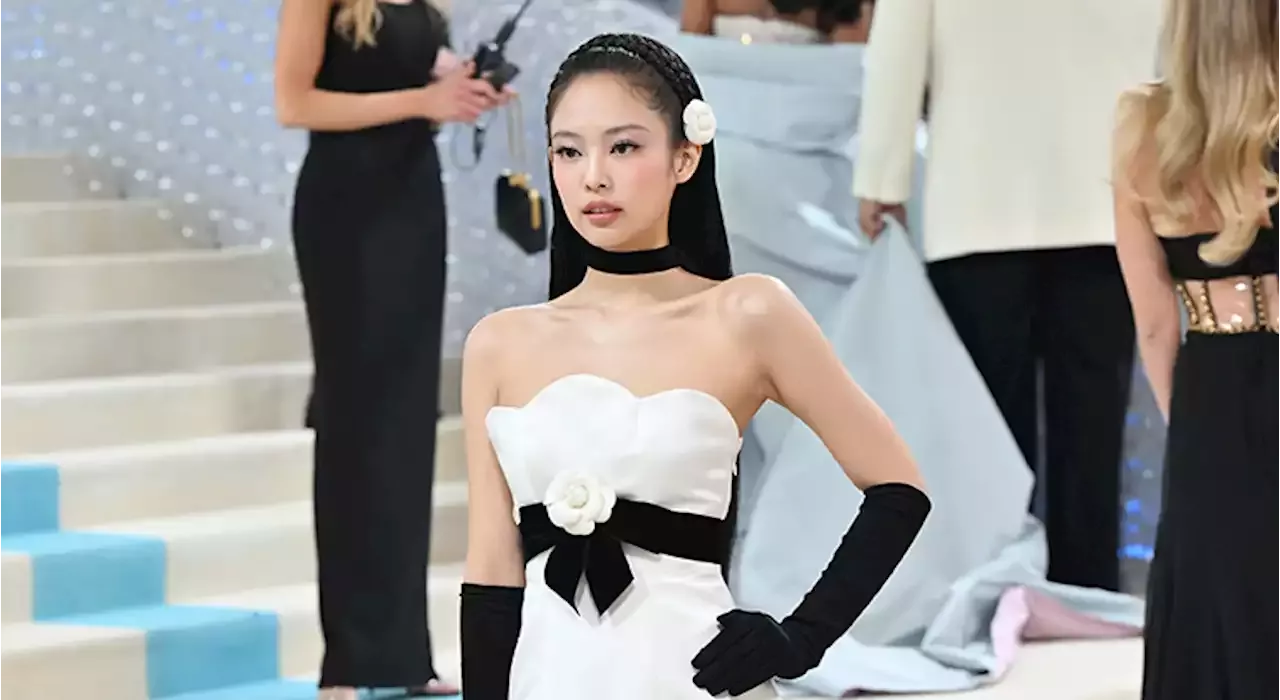 Blackpink’s Jennie Goes Classic at Met Gala in Vintage Chanel Minidress ...