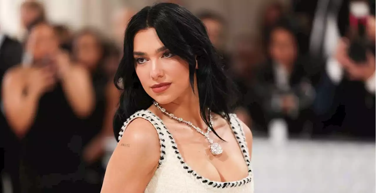 Dua Lipa Channels Claudia Schiffer in Chanel Bridal Look With Tiffany & Co. Statement Necklace on Met Gala Red Carpet 2023