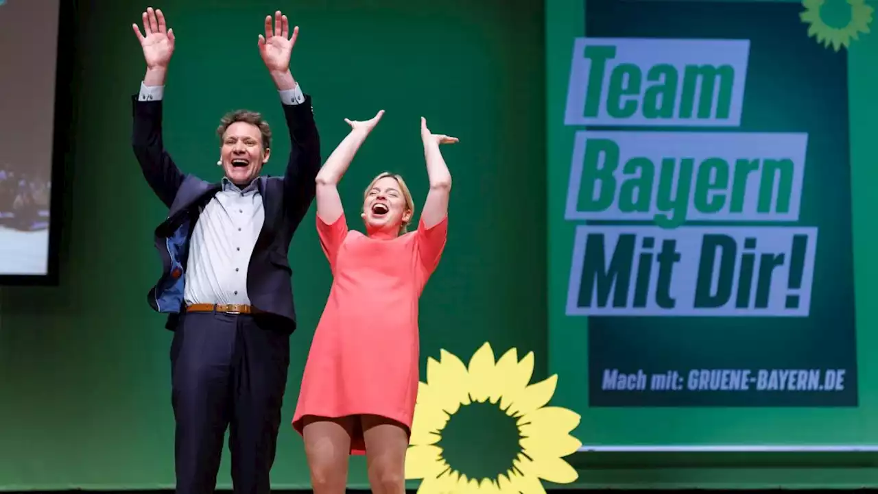 Mit Rockmusik und Söder-Spitzen: Grüne wollen 'machen statt runtermachen'