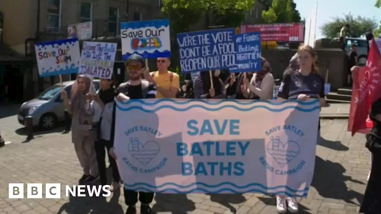 Batley: Protest held over swimming pool closure