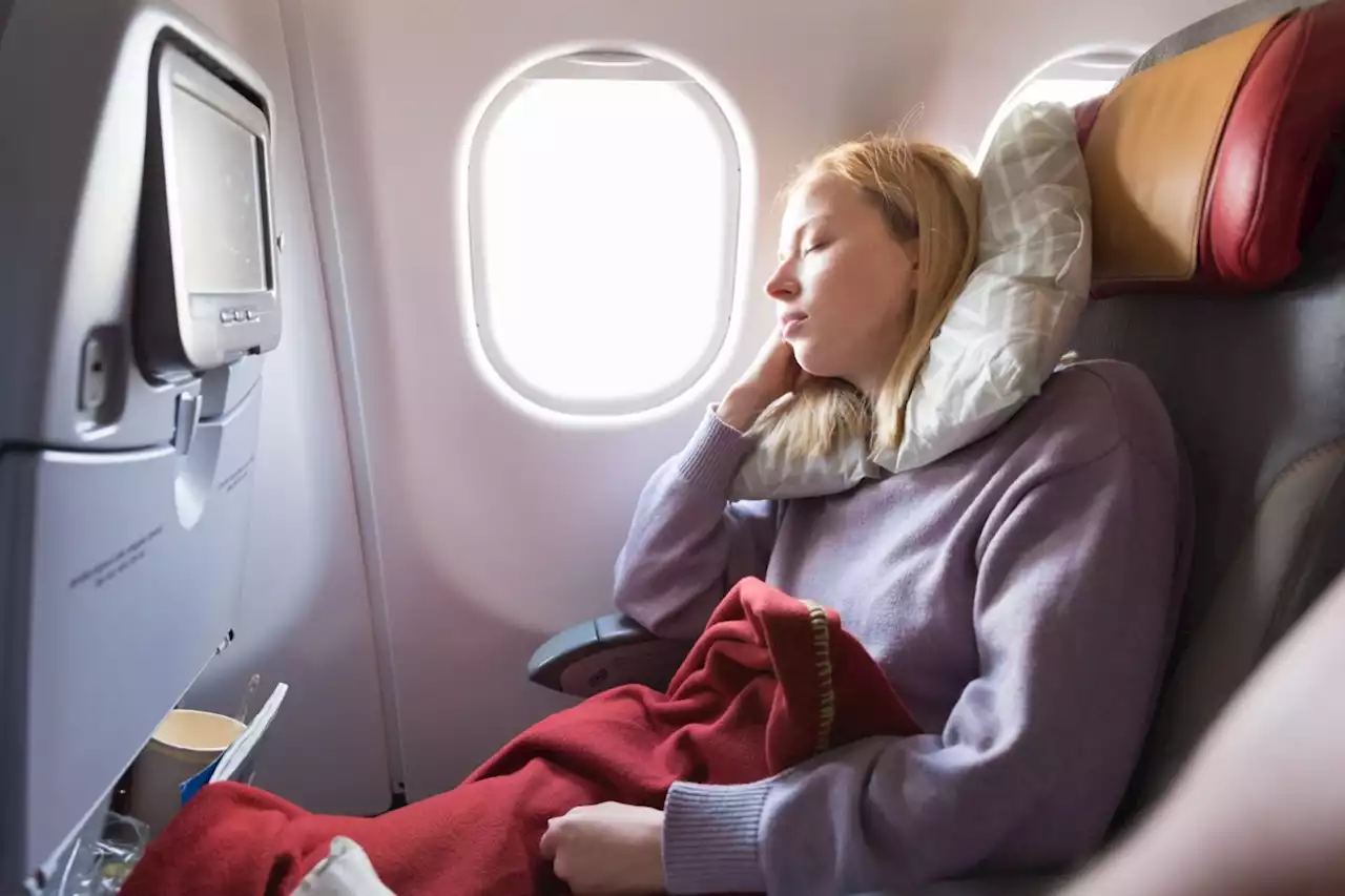 12 Long-Haul Flight Hacks You Need to K­now, According to Travel Pros