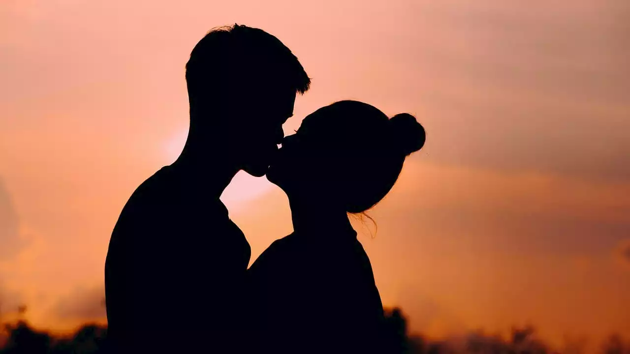 Une étude affirme que le baiser romantique existe depuis au moins 4500 ans