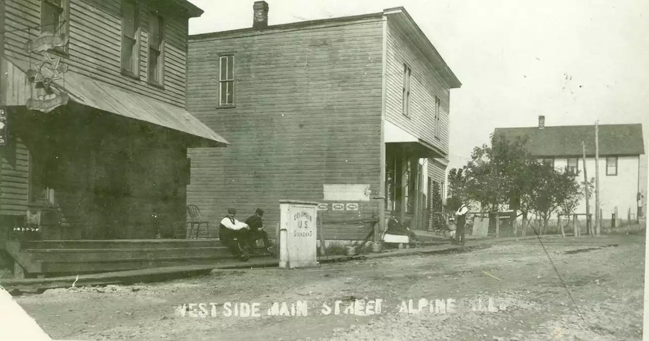 Landmarks: Ghosts of suburban towns remain on area maps