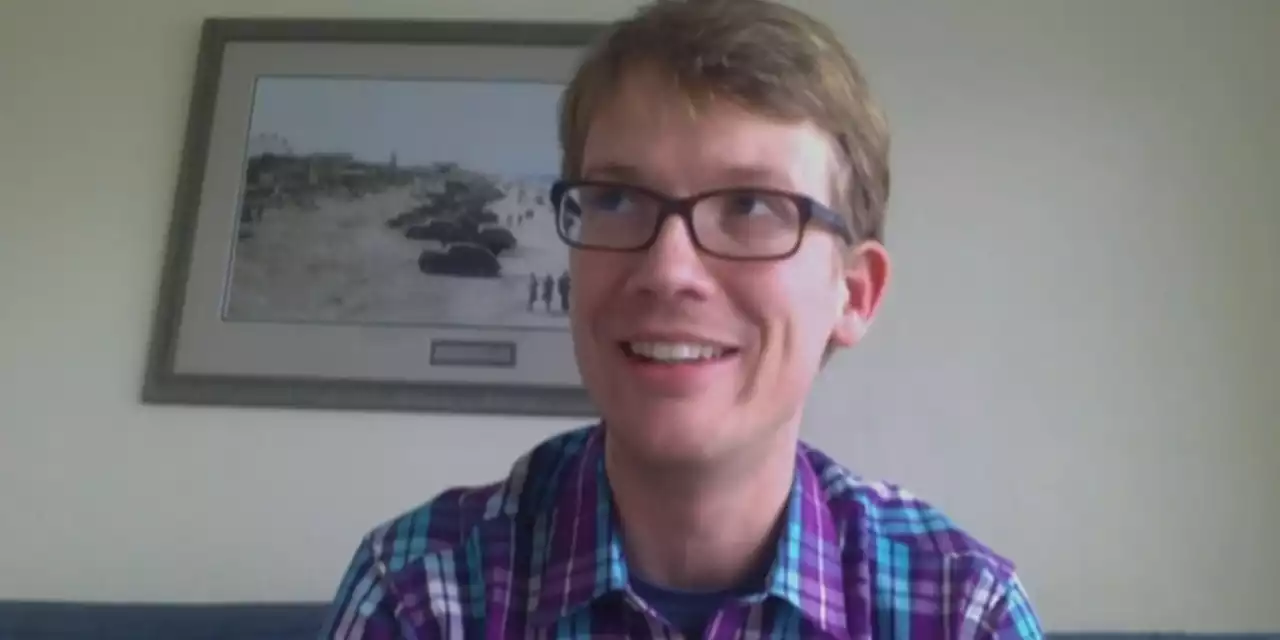 YouTuber Hank Green shares cancer diagnosis