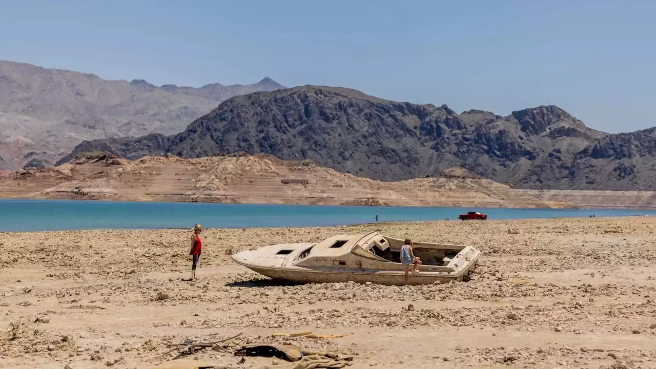 Los lagos más grandes del mundo se reducen drásticamente, y científicos dicen que descubrieron por qué