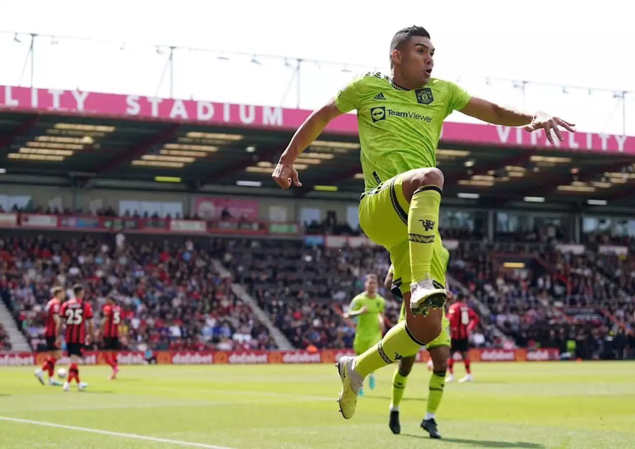 Man United beat Bournemouth to close on Champions League