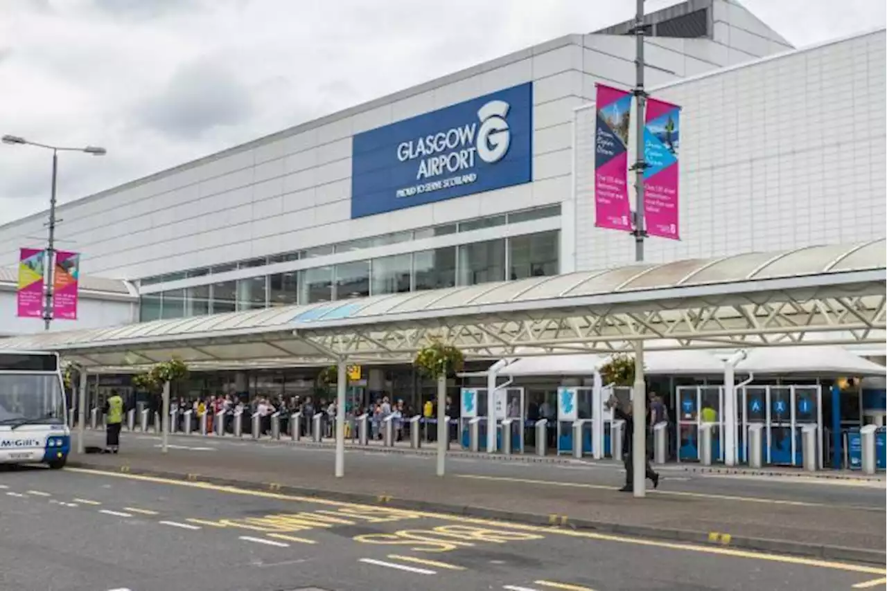 'Something for everyone': New shop opens at Glasgow Airport