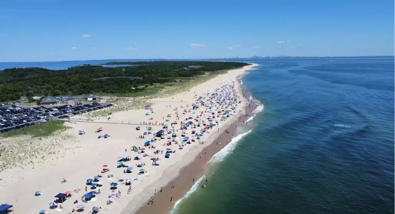 Extra Extra: Families and nudists agree, Gunnison Beach in New Jersey rules