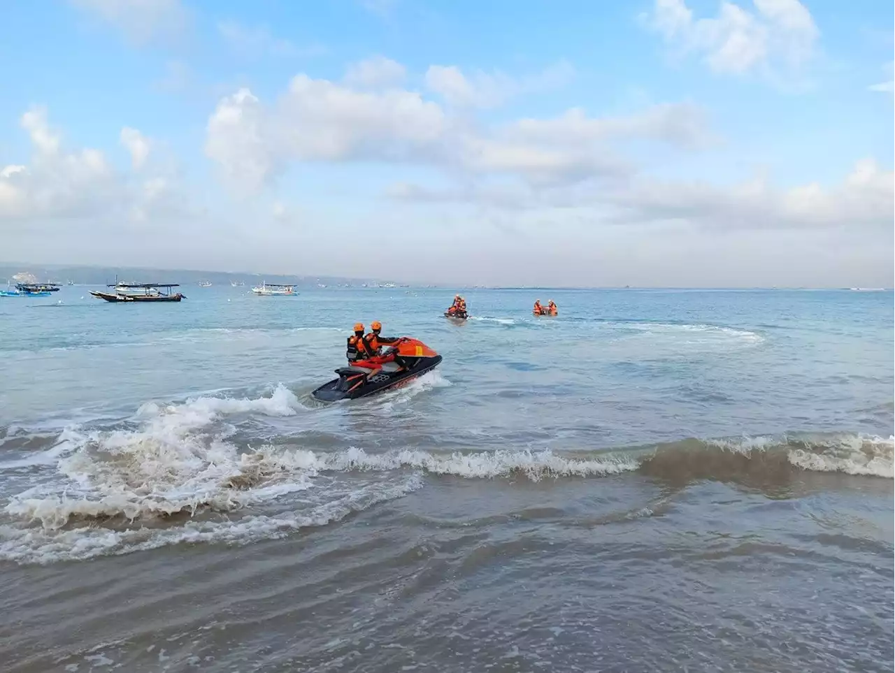 4 Wisatawan Terseret Arus Pantai Petitenget Bali, 3 Selamat, 1 Hilang, Berikut Identitasnya