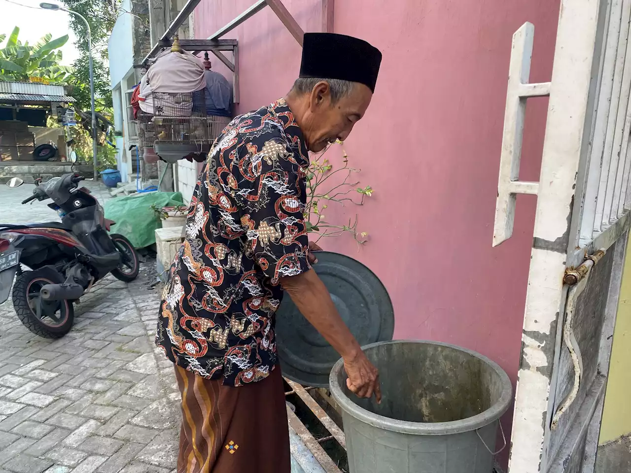 Detik-Detik Penemuan Bayi di Tong Sampah, Mbah Alex Ungkap Kondisi Mengerikan