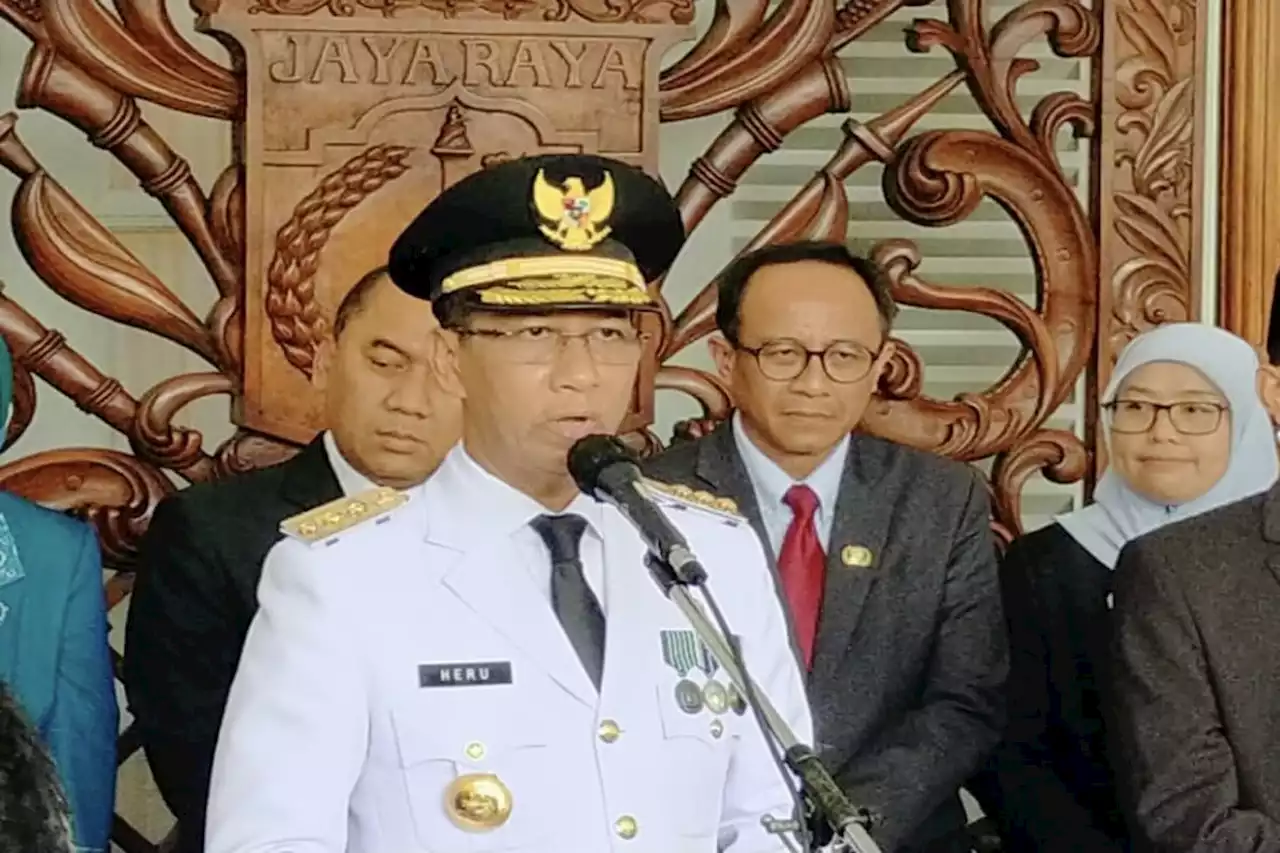 Heru Budi Minta ASN Gencar Menanam Pohon untuk Mengurangi Emisi