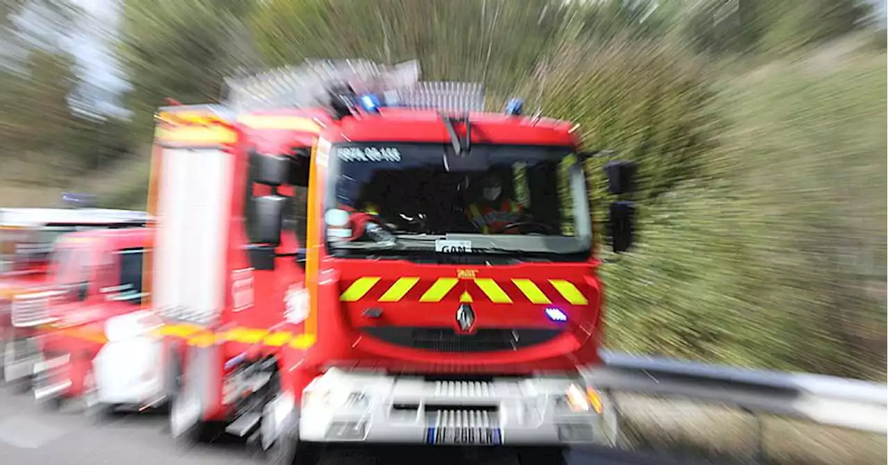 Un entrepôt agricole en feu à Limans (Alpes-de-Haute-Provence)