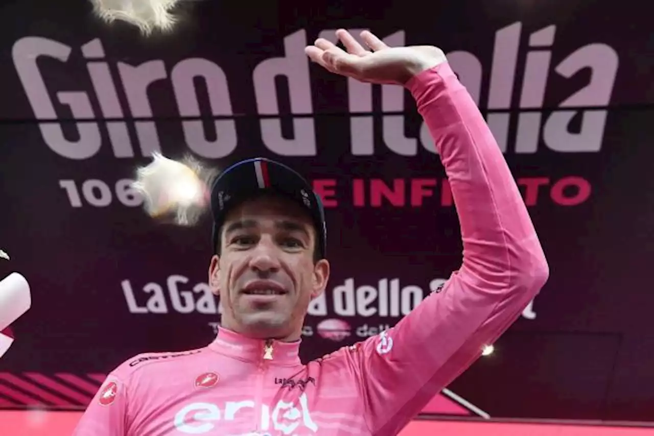 Bruno Armirail endosse le maillot rose après la 14e étape du Giro remportée par Nico Denz