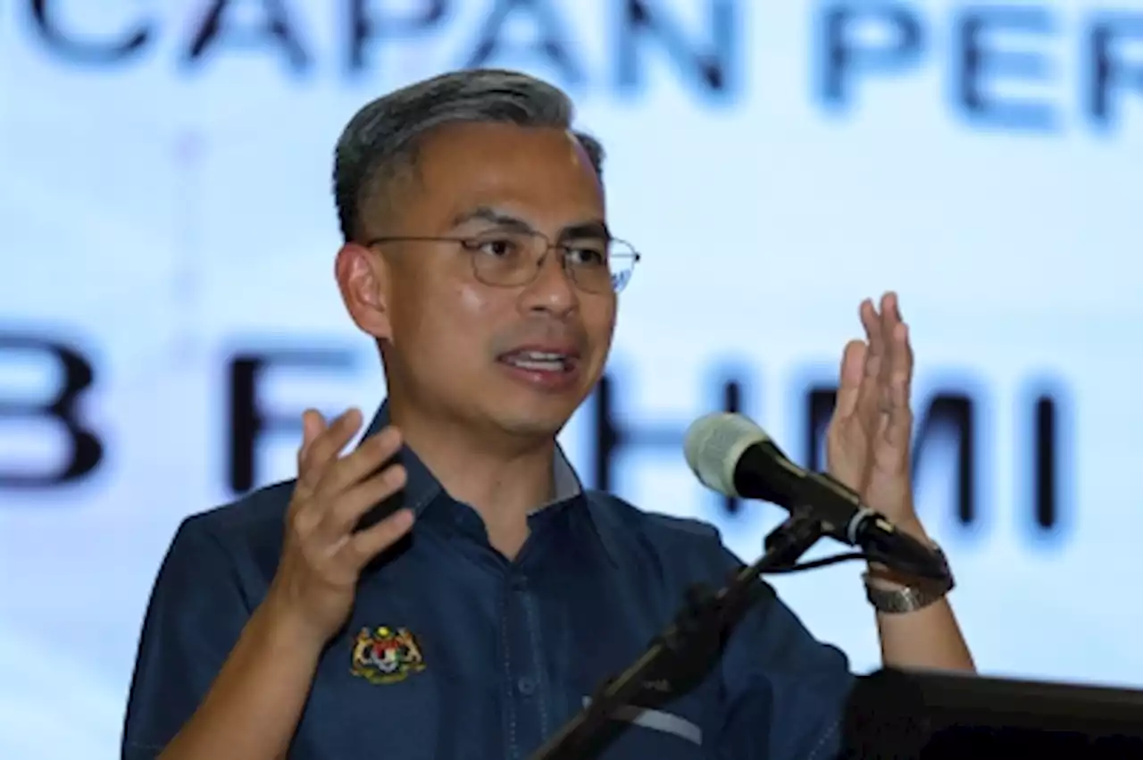 Fahmi wants telcos to address lack of satellite dishes in Sarawak