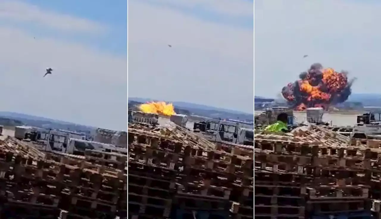 [Video] Avión de guerra se estrelló en exhibición militar y piloto se salvó de milagro - Pulzo